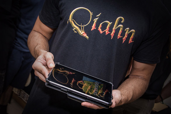 Camiseta y app Qíahn
